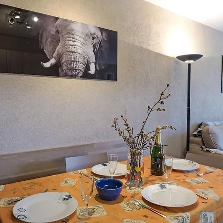 Immeuble Rond-point Apt- 11 By Interhome *